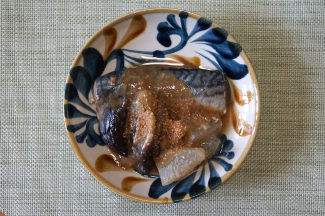 魚のごま煮