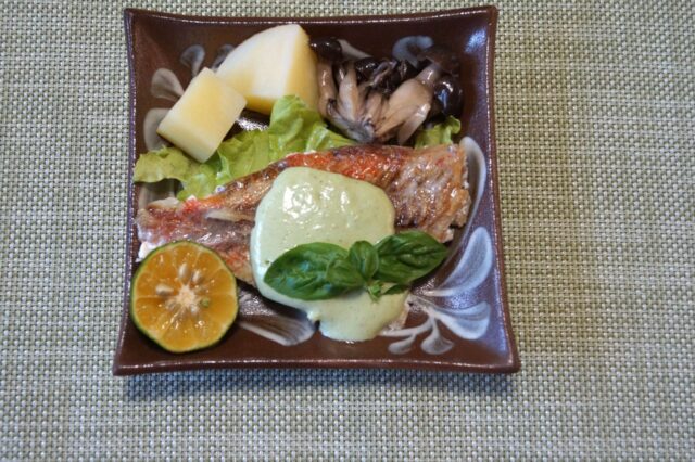 蒸し魚の豆乳ハーブソース