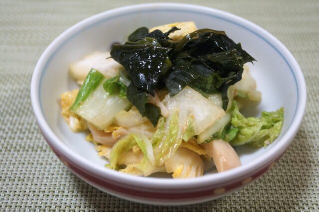 白菜とワカメのゴマ味噌和え